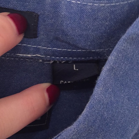 Blue Van Heusen Button Down - Picture 4 of 4